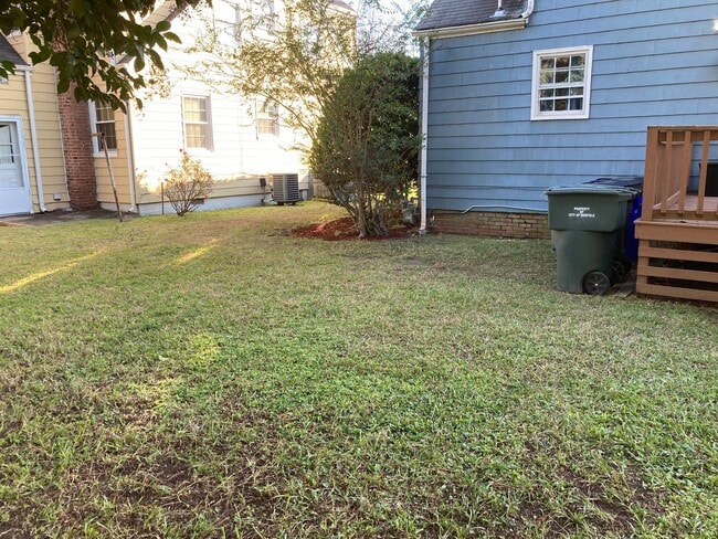 Building Photo - Meadowbrook