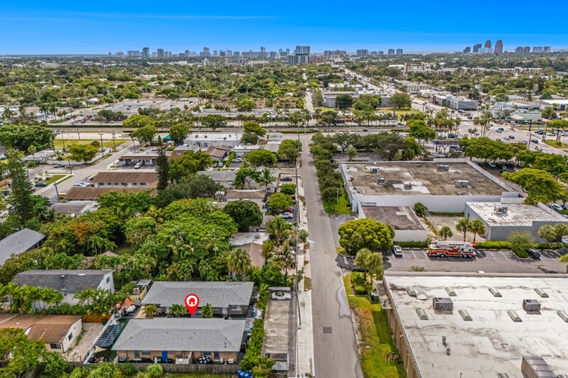 Building Photo - 1035 - 1037-1037 NE 32nd St