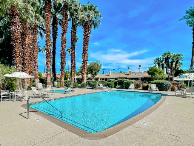 Building Photo - 175 Gran Via