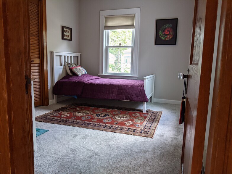 Building Photo - 184 White St