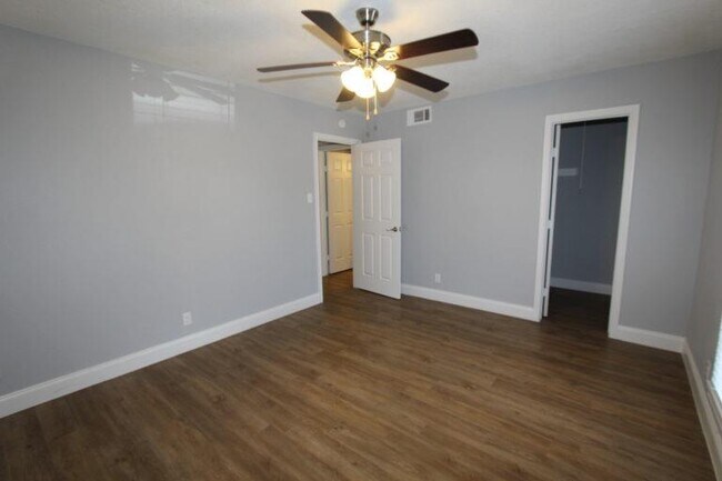 Building Photo - 6509 Berkman Dr