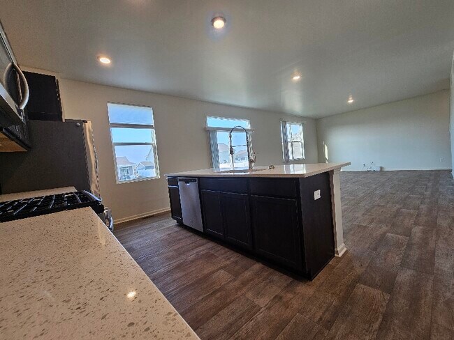 Building Photo - 7750 W 105th Pl