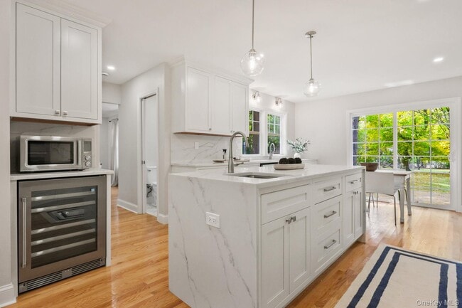 Building Photo - 790 Hardscrabble Rd