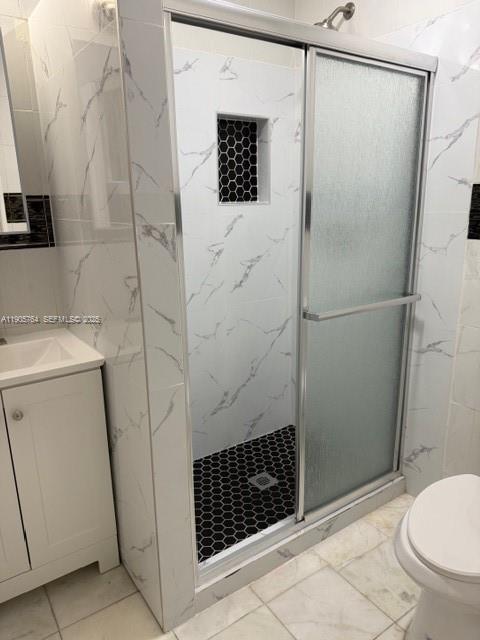 Building Photo - 828 Fairway Dr