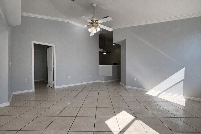 Building Photo - 3216 SW 7th Pl