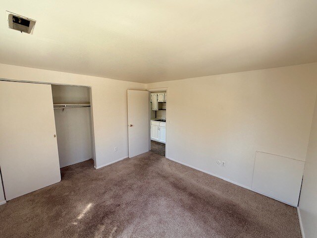 Building Photo - 3611 Charlotte Dr