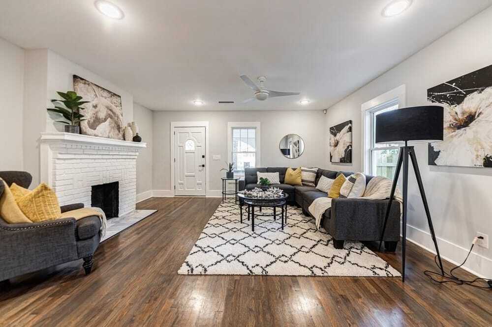 Building Photo - 728 Pearce St SW