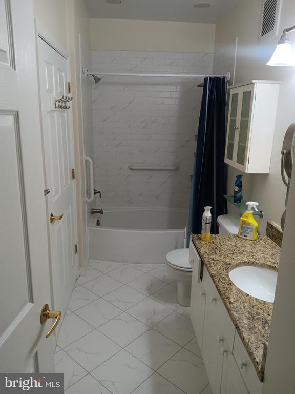 Building Photo - 4550 Strutfield Ln