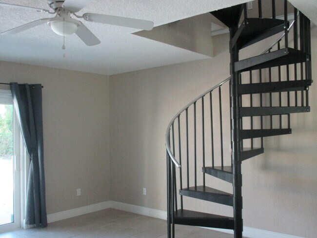 Building Photo - 4100 NE Indian River Dr