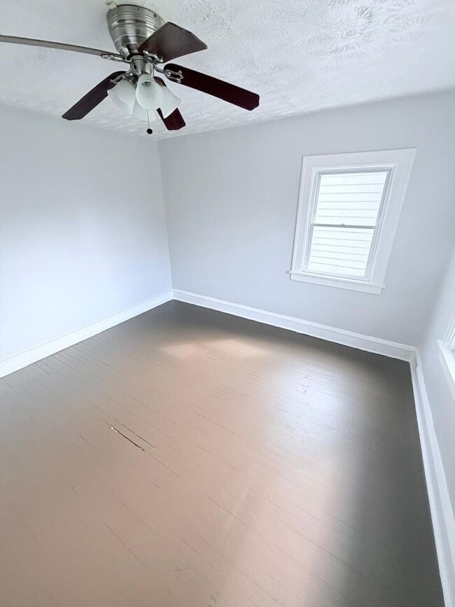 Building Photo - Spacious 4-Bedroom Single-Family Home with 2-Car Garage in Cleveland Heights