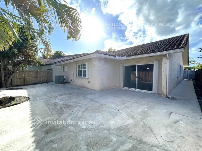 Building Photo - 14272 SW 52nd St