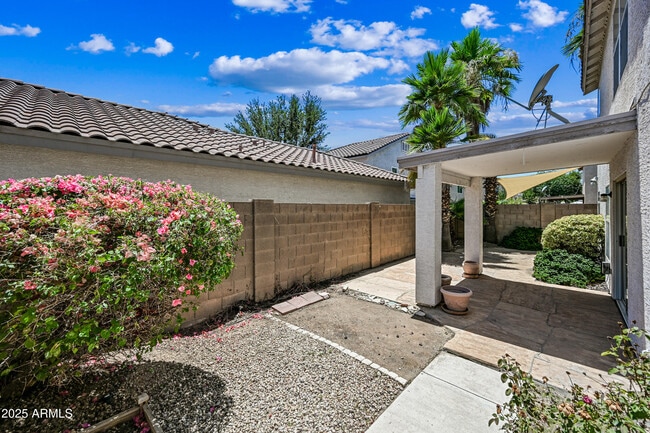 Building Photo - 8923 E Arizona Park Pl