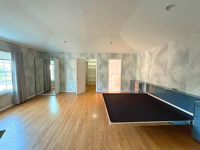 Building Photo - 991 Sweetflower Dr
