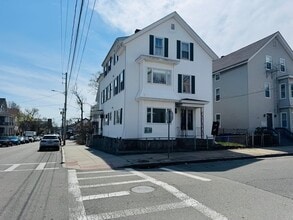 Building Photo - 631 Walnut St