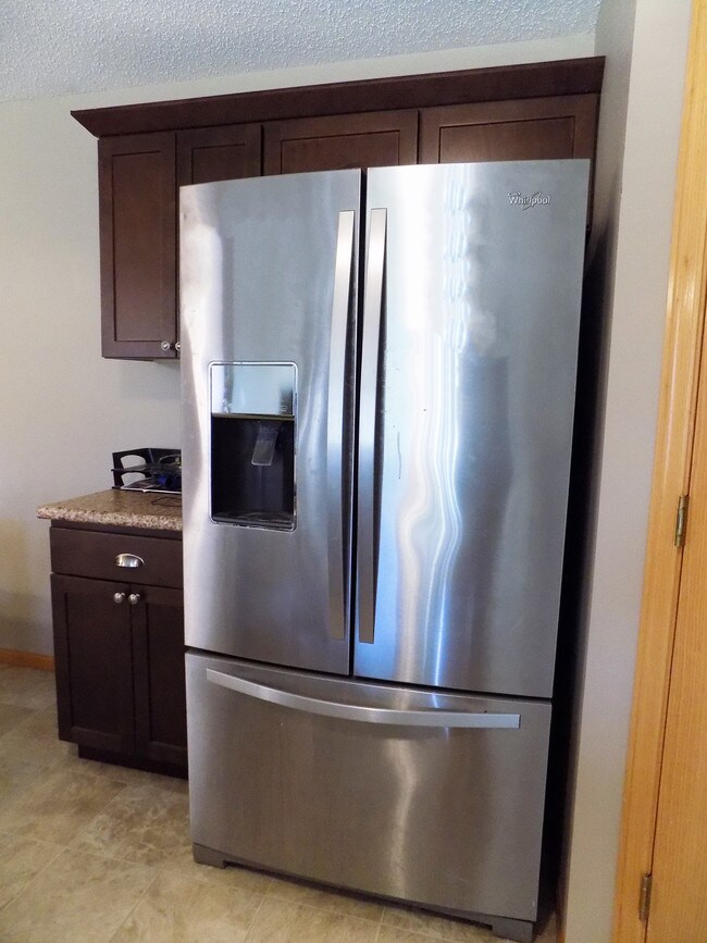 Building Photo - 9136 Goodrich Dr