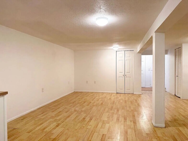 Building Photo - NW Cherry Place (295) Duplex