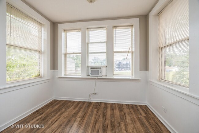 Building Photo - 1340 S Kedvale Ave