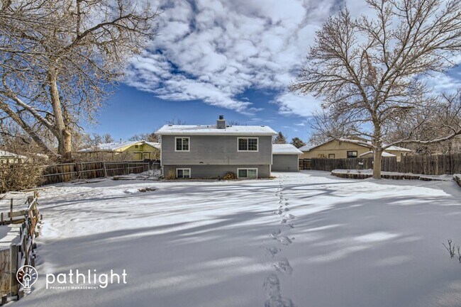 Building Photo - 8575 Dover Ct