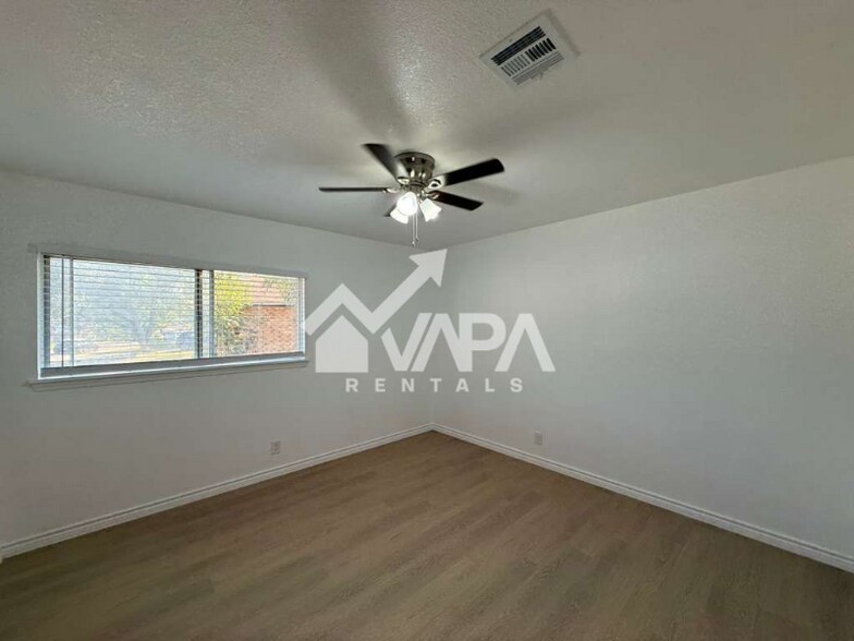 Building Photo - 6702 Bayport