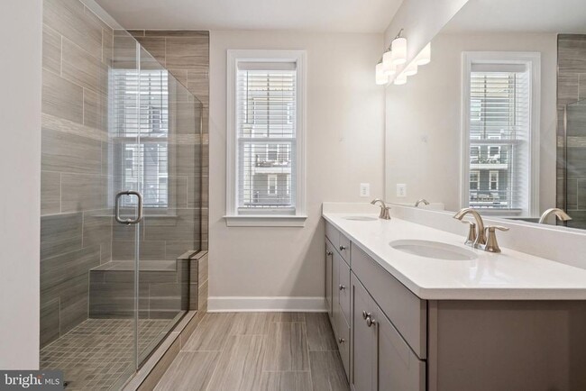 Building Photo - 14921 River Walk Way