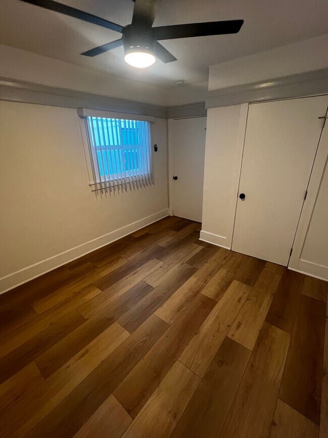 Building Photo - MOVE IN SPECIAL - Modern DTLB living with ...