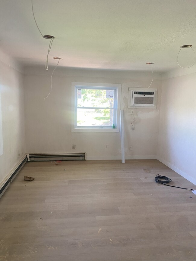 Building Photo - 2802 White Bear Ave
