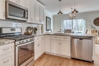 Building Photo - Modern Townhome with Garage, Bonus Room, a...