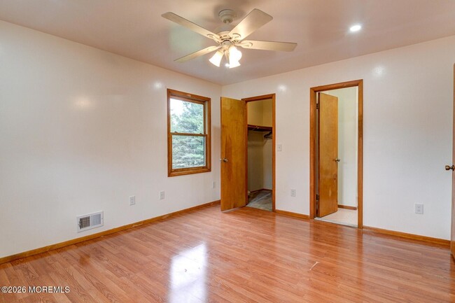 Building Photo - 195 Edgemere Ct