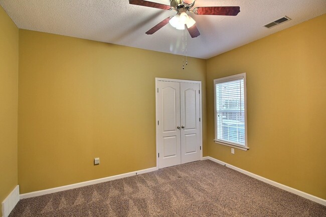 Building Photo - 1325 Rain Hollow Cir E