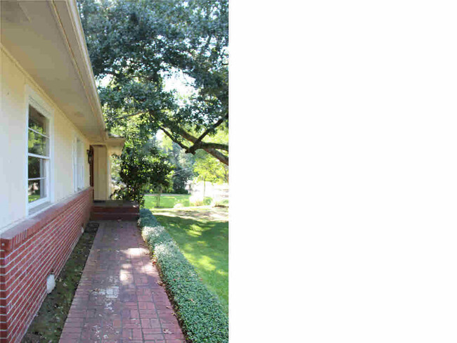 Building Photo - 2153 Southwood Rd