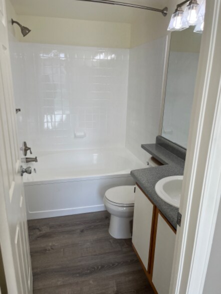 Building Photo - 7412 Singing Hills Dr