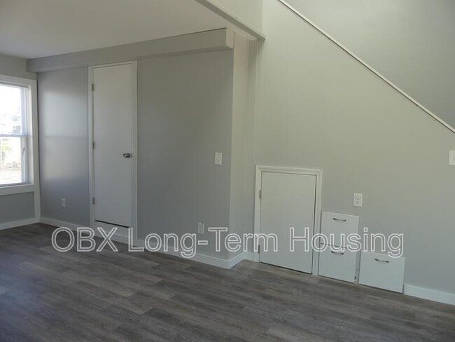 Building Photo - 111 Faris Dr