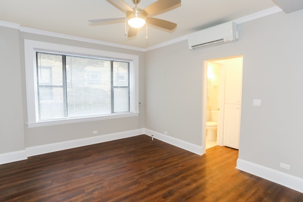 Building Photo - 817 W Lakeside Pl