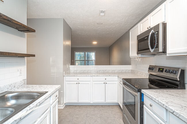 Building Photo - 5717 Aftonshire Dr