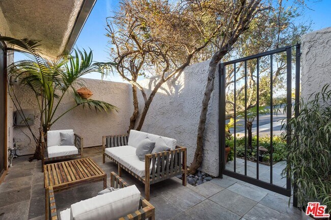 Building Photo - 6801 Seawatch Ln