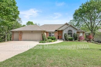 Building Photo - 28 Latshaw Dr
