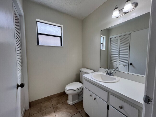 Building Photo - 3583 Raintree Cir