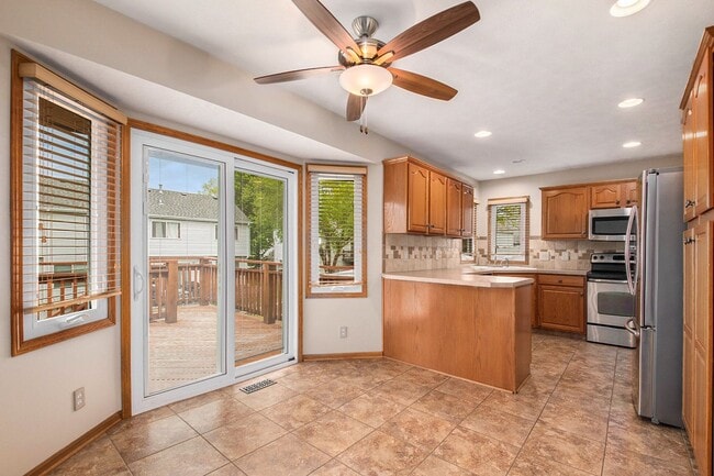 Building Photo - 4 Bed 3 Bath Ranch Style Home with Backyard Pond!