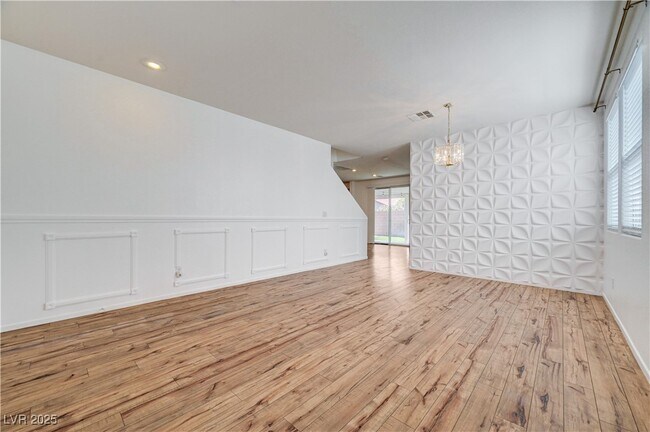 Building Photo - 5033 Apache Valley Ave