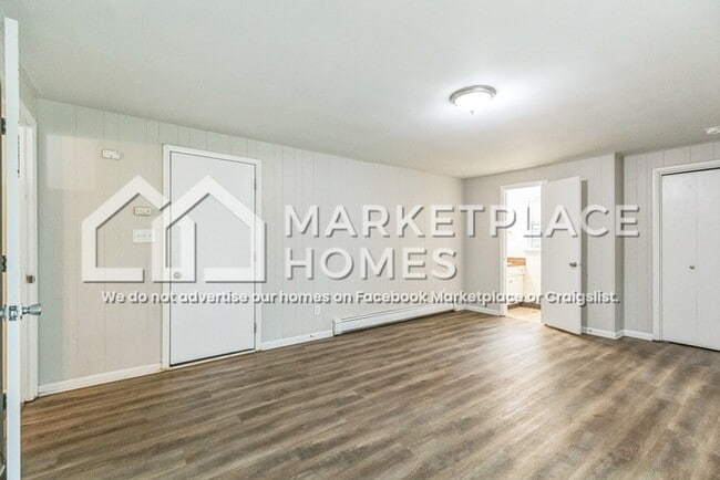 Building Photo - 4915 Jaysue St