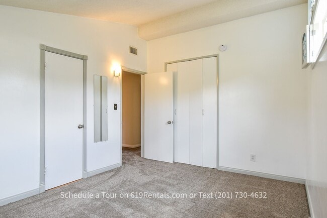 Building Photo - 4 Bedroom, 2 Bath Home with Garage