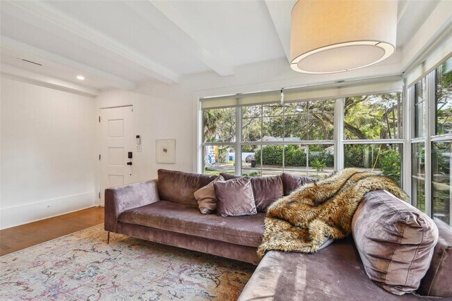 Building Photo - 145 24th Ave SE