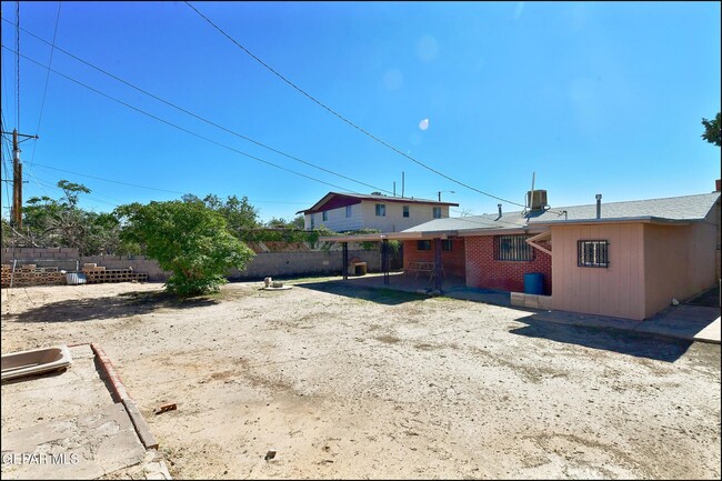 Building Photo - 7817 Caliche Dr