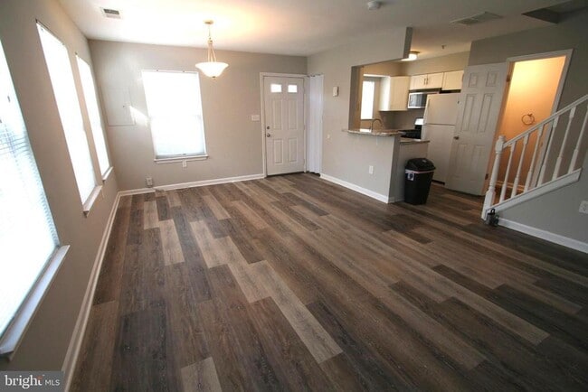 Building Photo - 6233 Sandpiper Ct