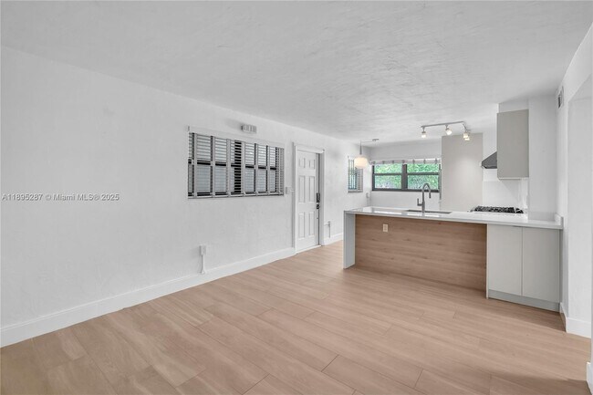 Building Photo - 3265 Virginia St