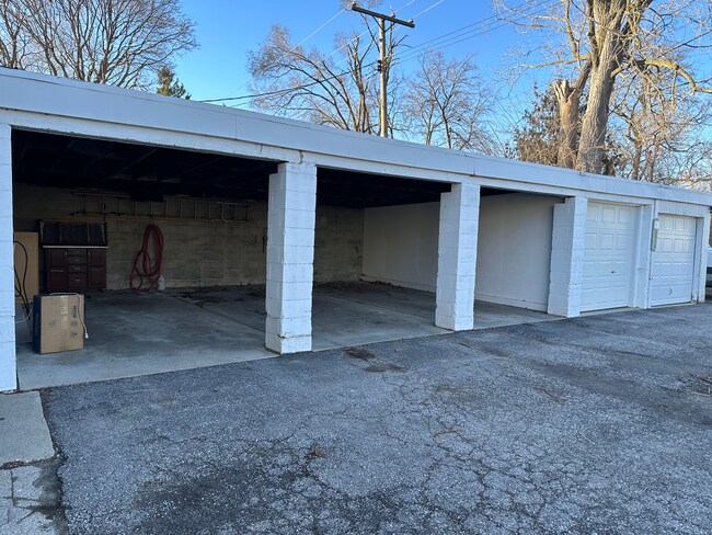 Building Photo - 3042 S Custer Rd