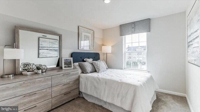 Building Photo - 273 Macoun Way