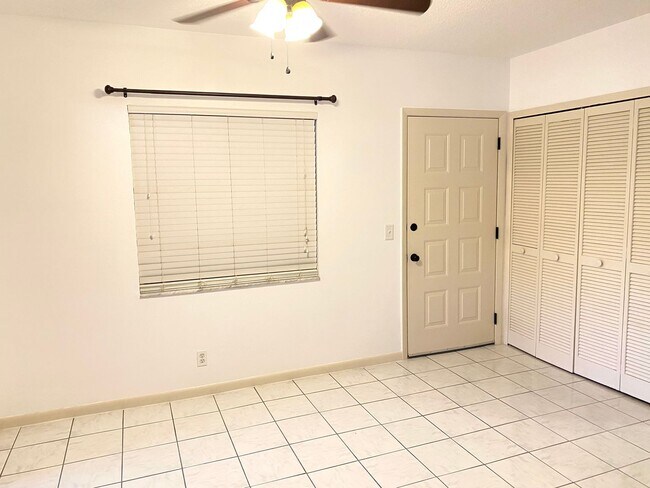 Building Photo - 1/1 Updated Condo In Heart Of Ocala