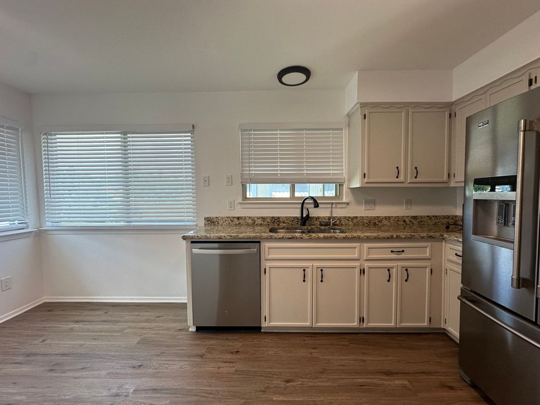 Building Photo - 7621 Scenic Brook Dr