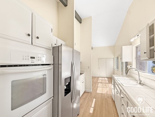 Building Photo - Spacious 3BR Home + 1BR ADU with Private Courtyard in University City!